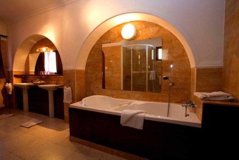 Hotel La Madrague Дакар Екстер'єр фото