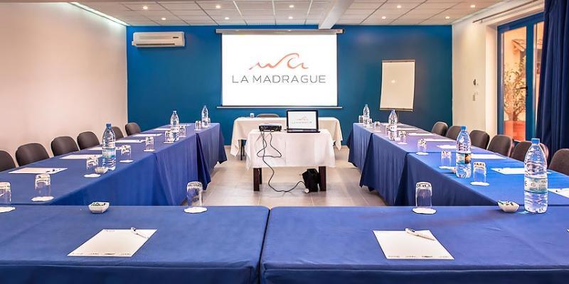Hotel La Madrague Дакар Екстер'єр фото